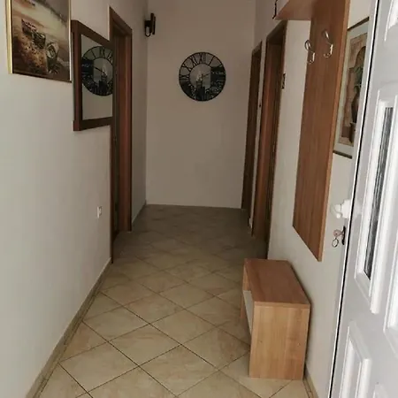 Apartments Marija Апартаменты *