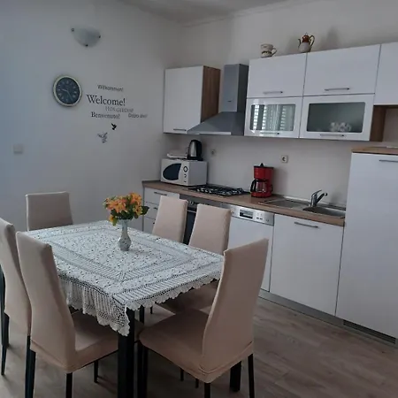 Apartments Marija Трогир