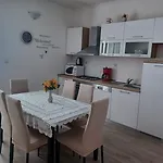 Apartments Marija Трогир